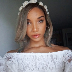 Silver Bob (Lace Front Wig) - Thumbnail 1