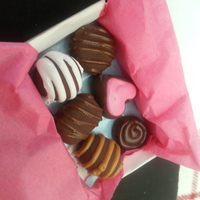   Petite boxed chocolates (assorted) - Thumbnail 1