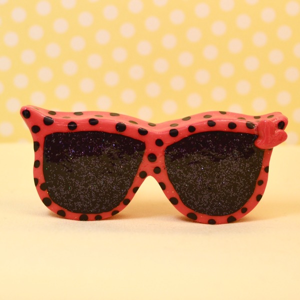 Lovey sunglasses brooch red