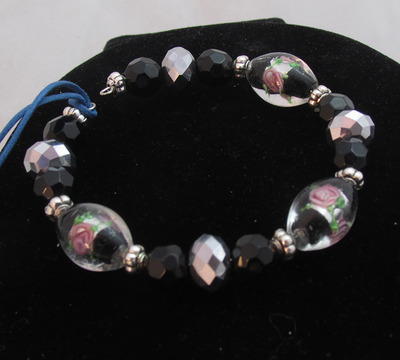 Black rose glass beads memory wire bracelet