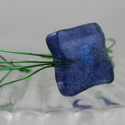 "sydney" in blueberry twinkle resin and limelight wire 