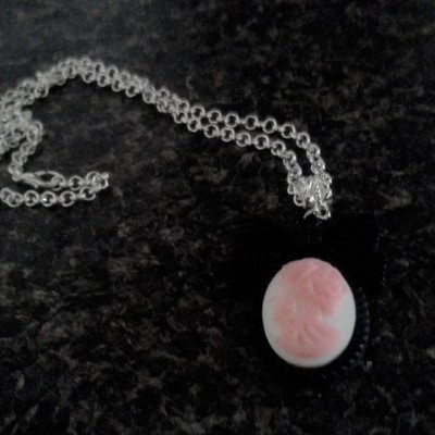 Pink & black bow setting lolita skull cameo