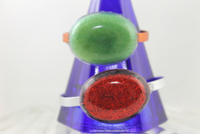 "Alexxa" Oval in Skip-A-Beat Resin 