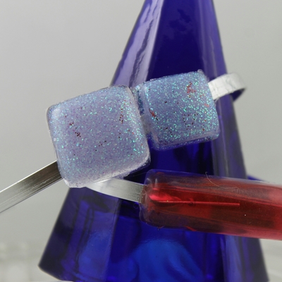 "alexxa" in dahlia resin