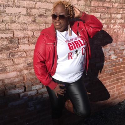 Voluptuous girlz rock 