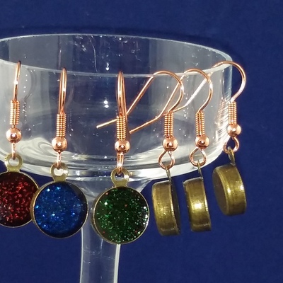 Antique bronze resin earrings - enchanted 