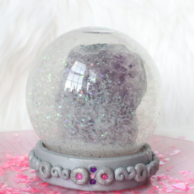 Amethyst glitter globe