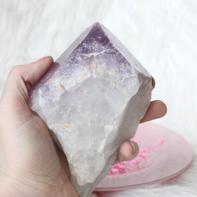 Large amethyst point