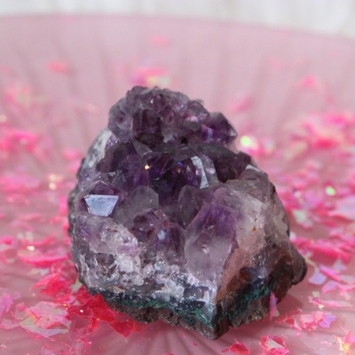 Small amethyst druzy