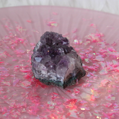 Small amethyst druzy