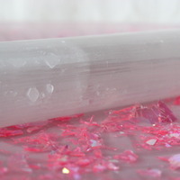 Pointed Selenite Wand - Thumbnail 2