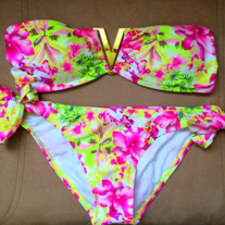 Beach Bunny Bikini Set - Thumbnail 1