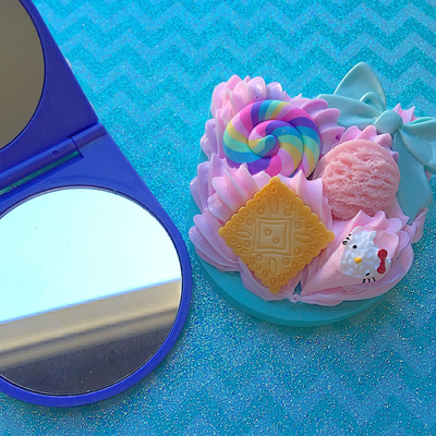 Custom compact mirror