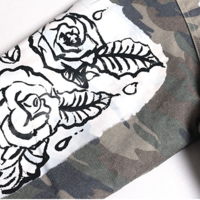 HARAJUKU STYLE CAMOUFLAGE ROSES LETTERS ROSES DYEING COLLAR LONG COAT - Thumbnail 3