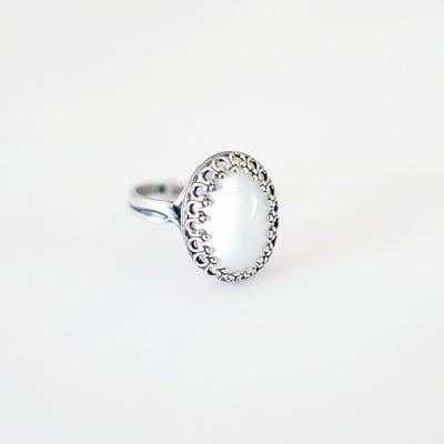 Oval mother of pearl ring