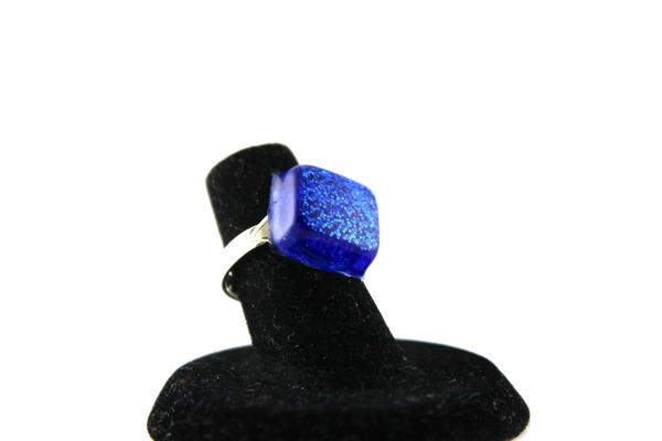"Square Pillow Top" Ring in Blueberry Twinkle 