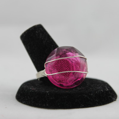 "gleam...!" in drama queen resin 