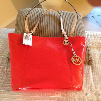 100% authentic brand new michael kors leather tote