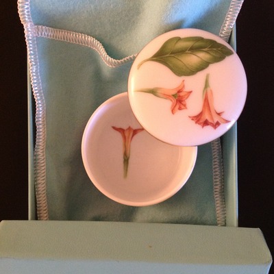 100% authentic tiffany & co hand painted porcelain trinket 