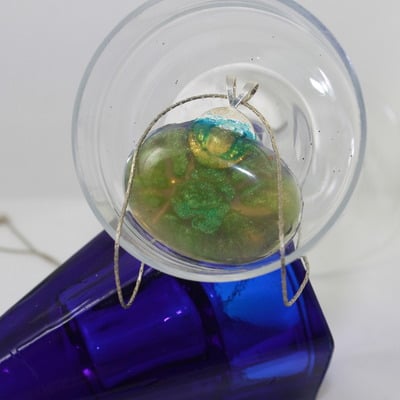 Dot! lucky girl resin necklace with silver chain - Thumbnail 4