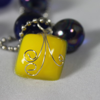 Pillow top necklace in summer lovin' resin  - Thumbnail 2