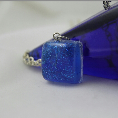 Pillow top necklace in blueberry twinkle resin  - Thumbnail 3