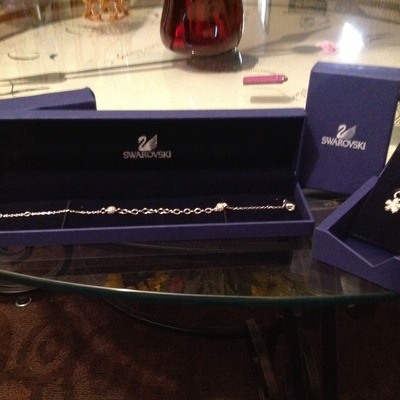 ✨100% authentic swarovski bracelet/anklet with free charm!!