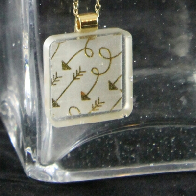 Gold collection "arrows" square necklace