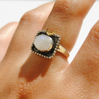 Moonstone Crescent - Thumbnail 1