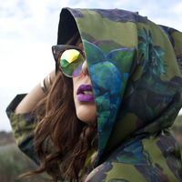 Solo trippin hoddie - Thumbnail 1