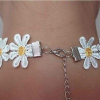 White Daisy Choker - Thumbnail 2