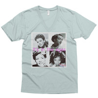 It's in the Eyes v-neck - Thumbnail 5