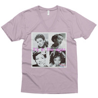 It's in the Eyes v-neck - Thumbnail 8