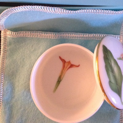 100% authentic tiffany & co hand painted porcelain trinket 
