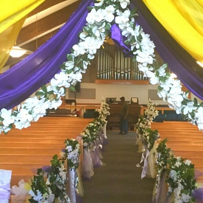 Rental: church pew bows 