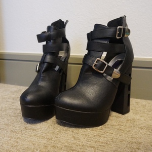 (8) Buckle Booties - Thumbnail 1