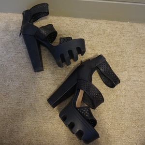 (8) Chunky Platform - Thumbnail 2