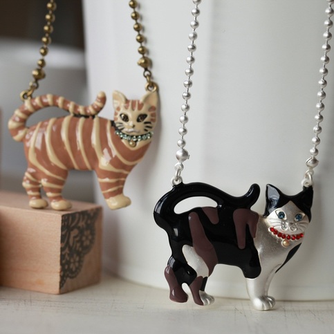 Funny cat necklace
