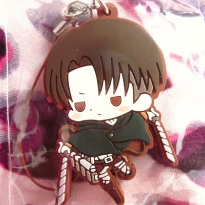 Shingeki no kyojin / attack on titan - rubber strap - levi / colossal titan / hange zoe / krista / sasha