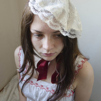 Strawberry lace hat - Thumbnail 3