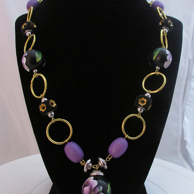 Floral bead necklace