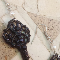 Skeleton Key earrings - Thumbnail 1