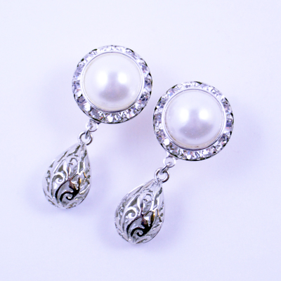 5/8 9/16 1/2 1 pair white pearl silver dangle plugs gauges tunnels or studs silver filigree drop clear