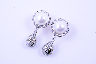 5/8 9/16 1/2 1 PAIR White Pearl Silver Dangle Plugs Gauges Tunnels or Studs Silver Filigree Drop Clear