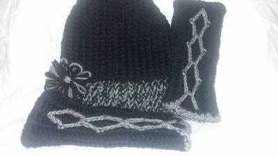 Knit hat and gloves
