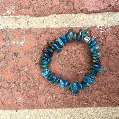 Blue apatite stretch bracelet - blue apatite bracelet - blue apatite jewelry - blue apatite - gemstone bracelet - stretch bracelet - Thumbnail 2