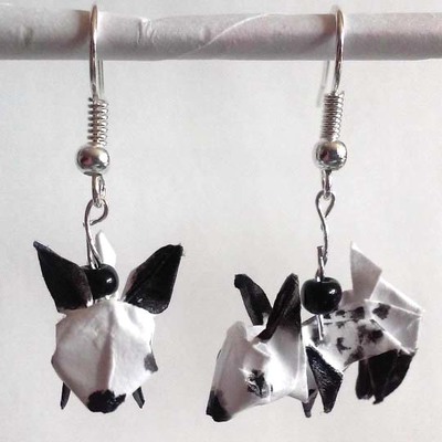 Origami rabbit earrings: black and white