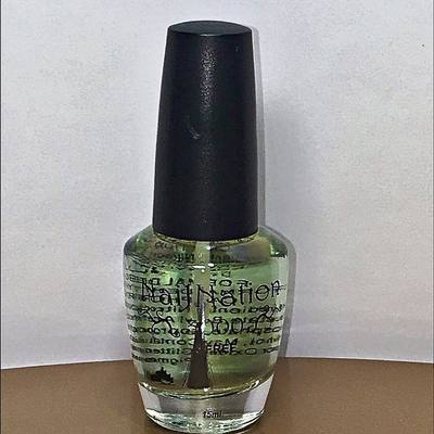 Green apple stickey base coat 15ml black cap