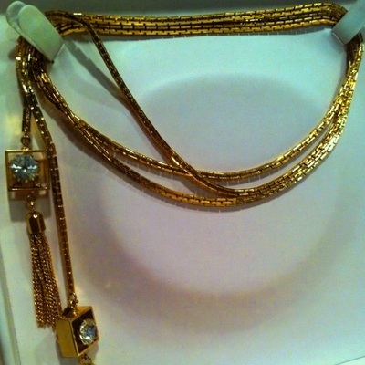 Stunning vintage wrap around chain