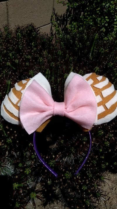 Pan dulce mouse ears 